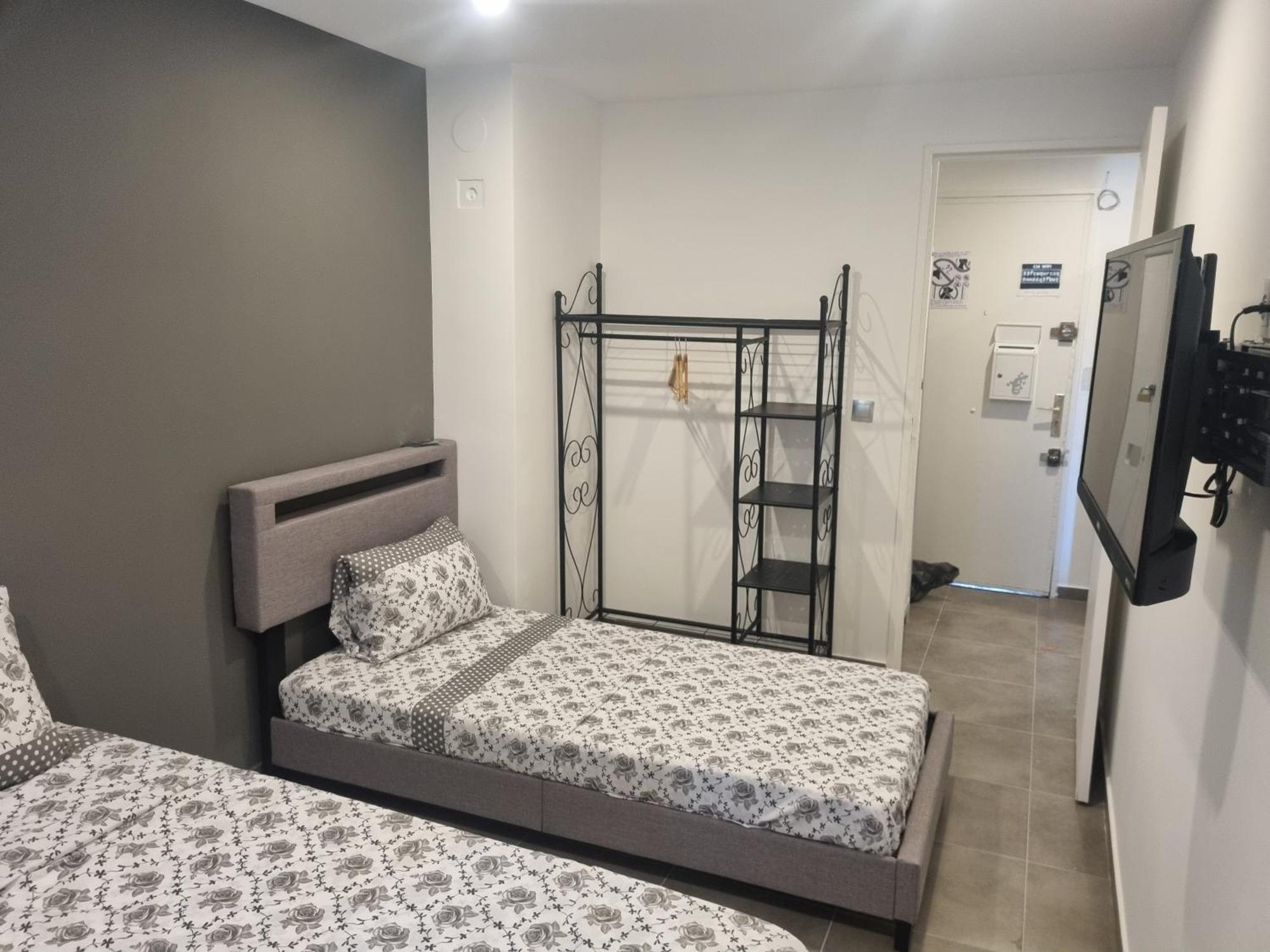 Chambre Privative Renove 2024, Climatisation, Tramway Sur Place , 12 Min Centre, 16 Min Plage, Apercu Lateral Mer, 2 Wc Avec 2 Salle De Bain, Private Room Renovated 2024, Air-Conditioned , Tram On Spot, 2 Toilets And 2 Bathrooms Nice Ngoại thất bức ảnh