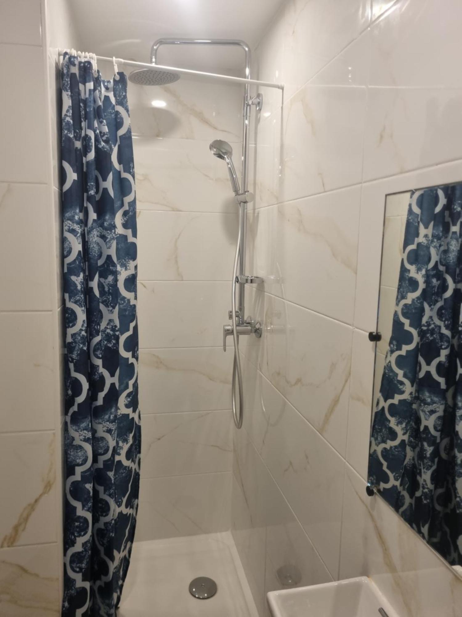Chambre Privative Renove 2024, Climatisation, Tramway Sur Place , 12 Min Centre, 16 Min Plage, Apercu Lateral Mer, 2 Wc Avec 2 Salle De Bain, Private Room Renovated 2024, Air-Conditioned , Tram On Spot, 2 Toilets And 2 Bathrooms Nice Ngoại thất bức ảnh
